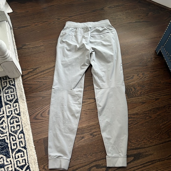 Lululemon light grey joggers - Picture 3 of 4